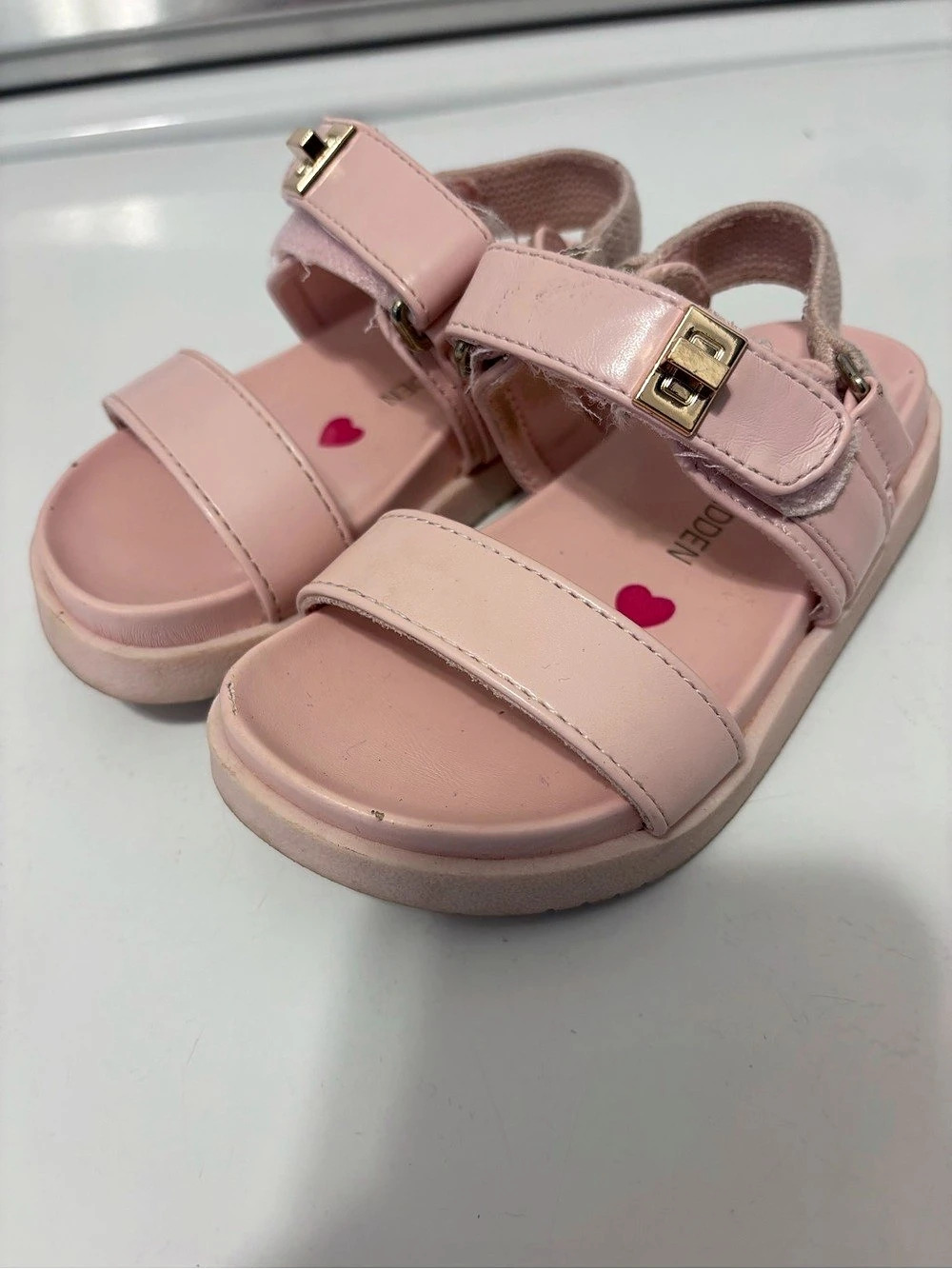 Steve Madden Girls' T-Comet Clear Heart Charm Embellished Sandals Pink Heart